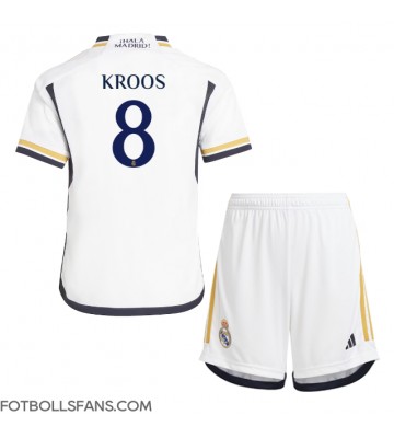 Real Madrid Toni Kroos #8 Replika Hemmatröja Barn 2023-24 Kortärmad (+ Korta byxor)